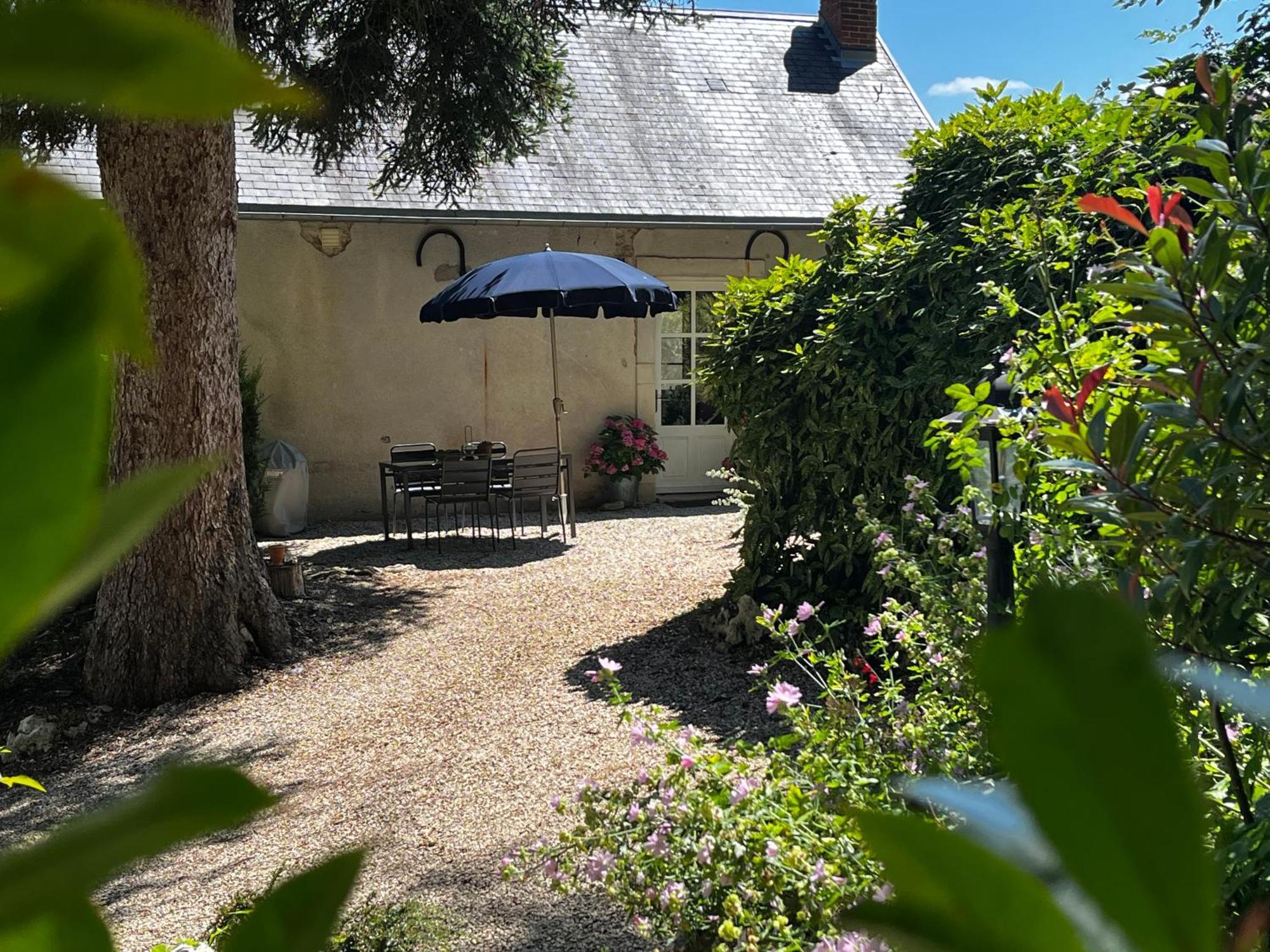 Charming Cottage In Chateau Les Roches Gardens Mont-Saint-Jean  エクステリア 写真