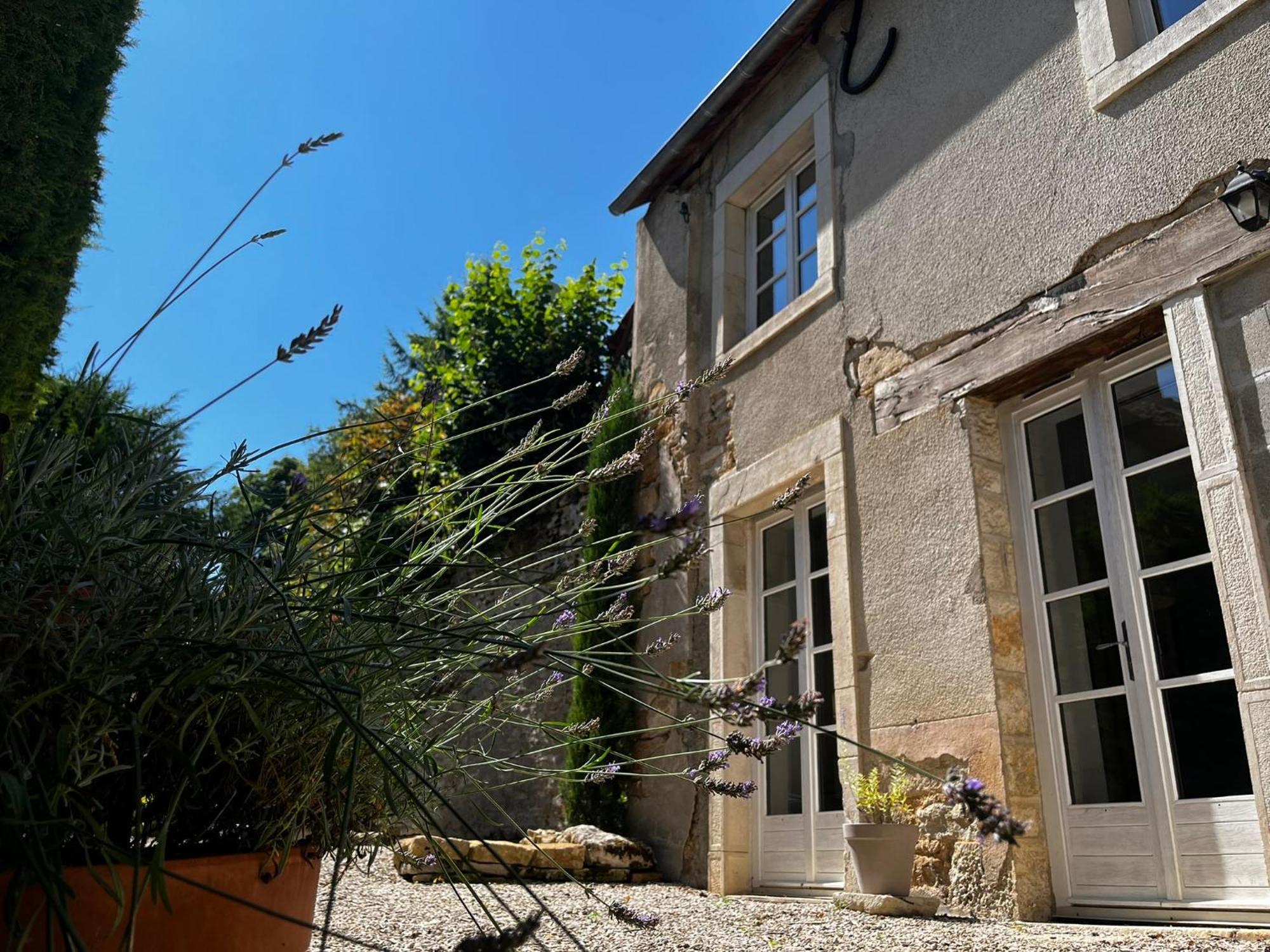 Charming Cottage In Chateau Les Roches Gardens Mont-Saint-Jean  エクステリア 写真